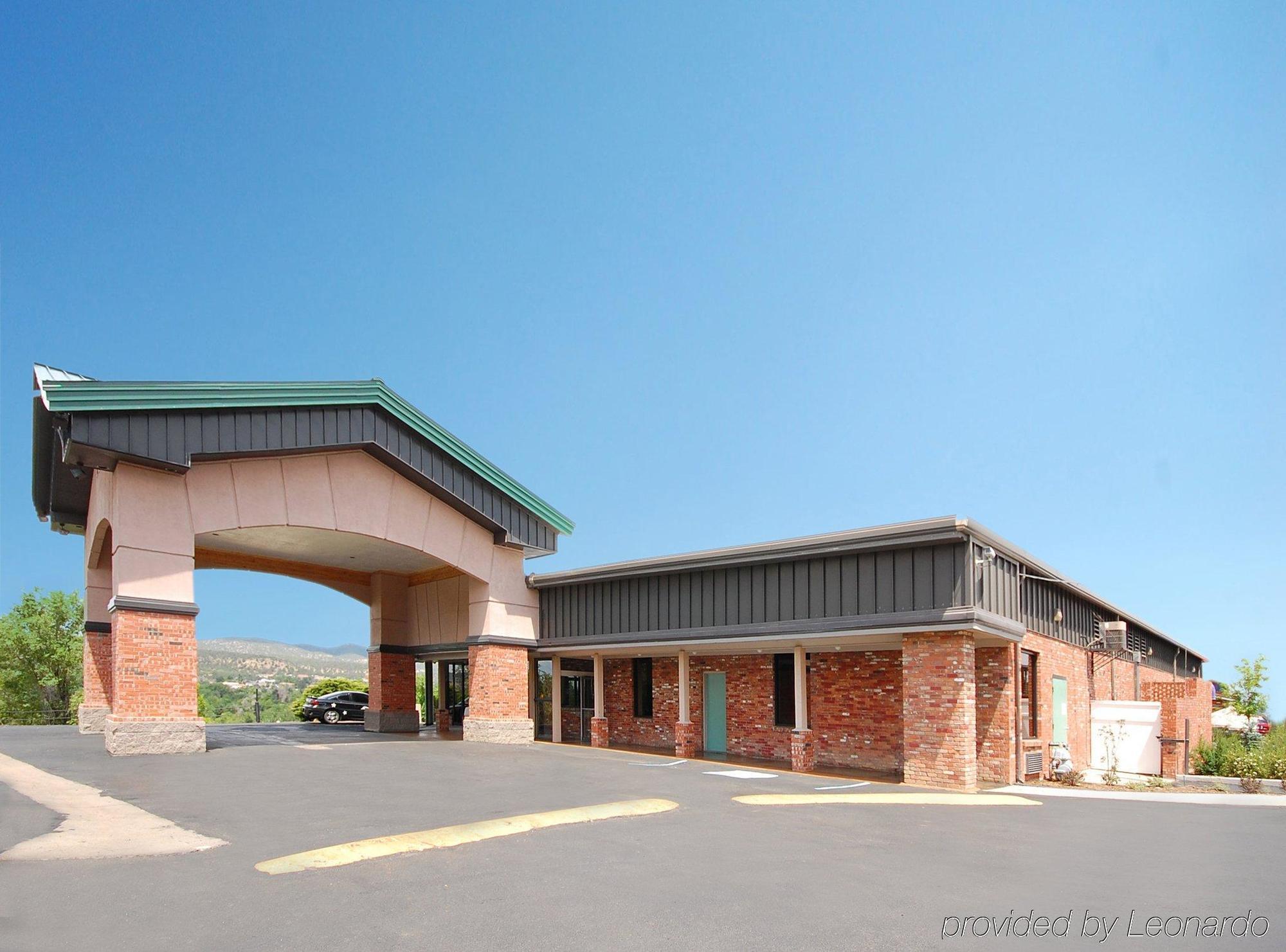 Days Inn & Suites By Wyndham Trinidad Exterior photo